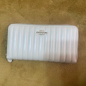 Coach wallet never used